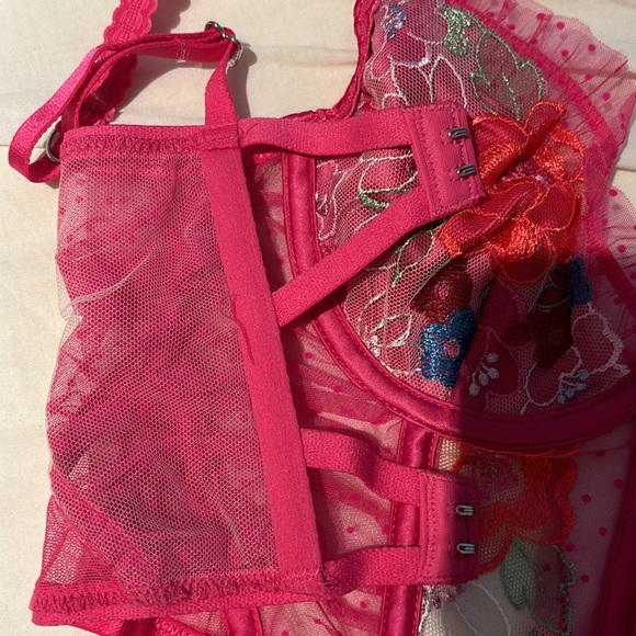 For love and lemons corset- price is firm. - Picture 11 of 12